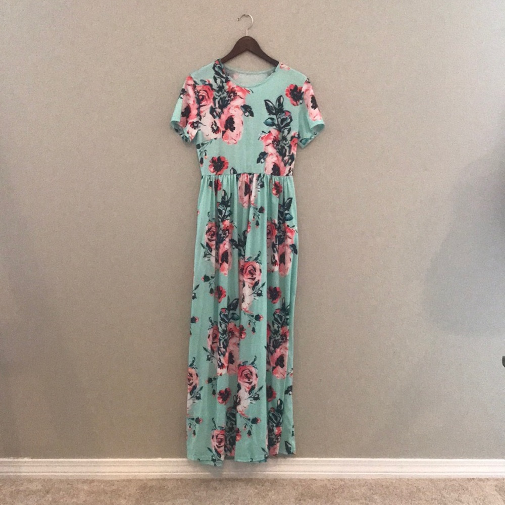 Unbranded maxi Dress size 8 mint and pink Rose